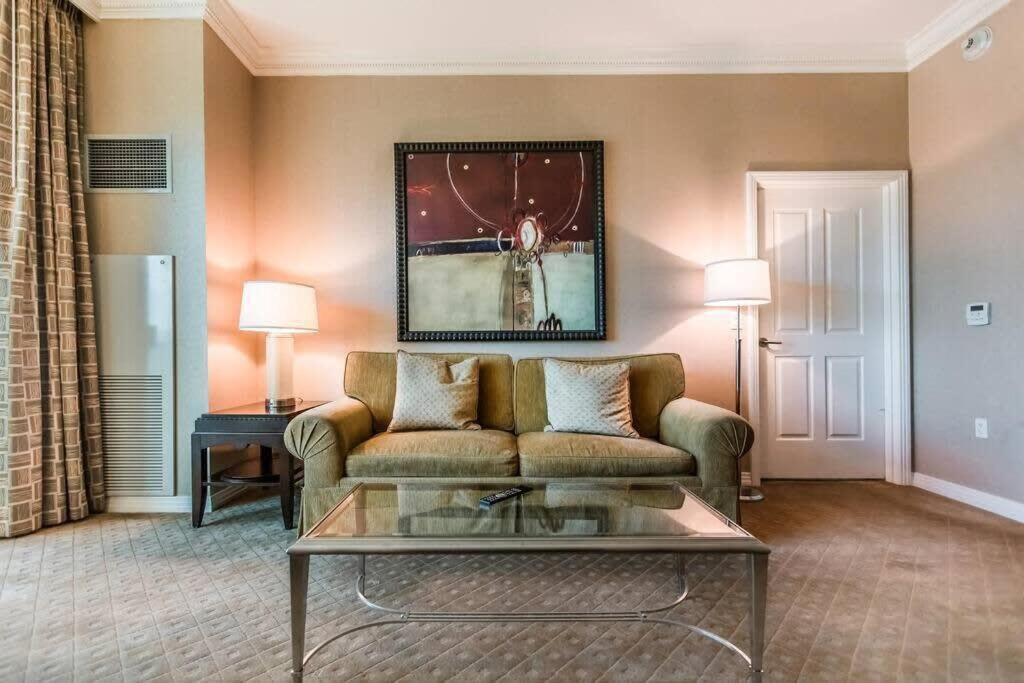 Mgm 12721 Executive Corner 1br Strip View Balcony Apartamento