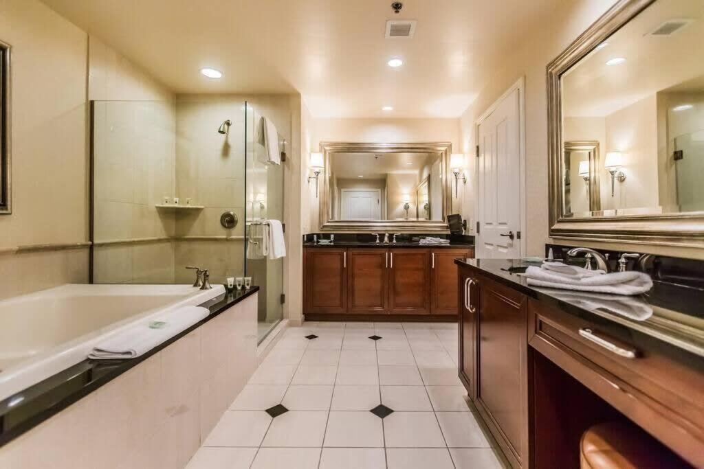 Mgm 12721 Executive Corner 1br Strip View Balcony Apartamento *