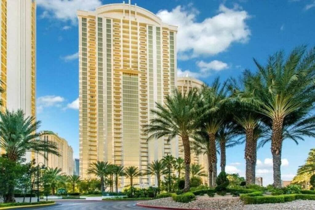 Mgm 12721 Executive Corner 1br Strip View Balcony Apartamento